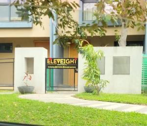 Warm and cozy corner apartment