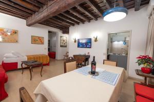 Casa Mirella near Piazza Navona, Rooftop Views