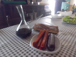 Chalet with garden, barbecue and pool in Logroño