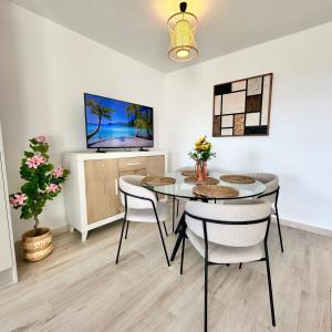 (NEW) Beachside apartment - Calahonda Beach