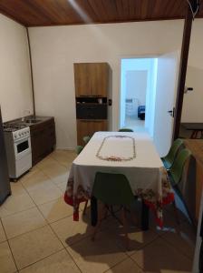 Casa 2 quartos 500 metros praia