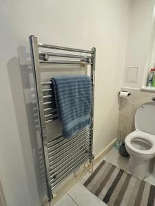 A Cozy Bedroom at the heart of Prime Location Stratford