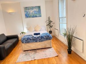 2 Bedroom Flat On King Cross Station