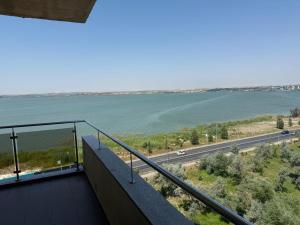 DAVID SUMMERLAND APARAMENT MAMAIA NORd