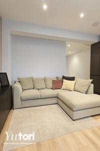 Modern, Central Windsor Retreat, Free Parking