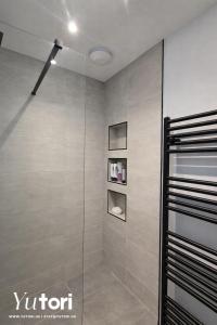 Modern, Central Windsor Retreat, Free Parking