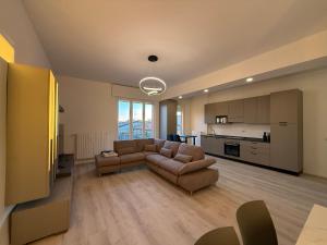 Modern & Chic, 3 camere da letto, 2 bagni e balcone