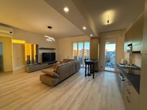 Modern & Chic, 3 camere da letto, 2 bagni e balcone