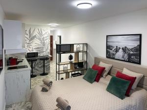 Beachfront Studio on Promenade des Anglais