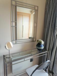 Feng Shui Flat for 4