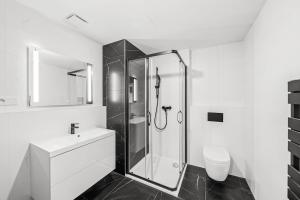 Cozy Pilsen Penthouse with balcony