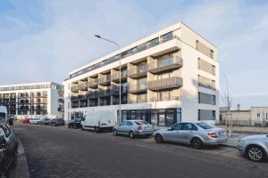 Cozy Pilsen Penthouse with balcony