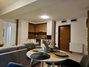 Luxury District - Panoramic View Urban Apartment