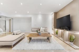 Luxury Oceanfront Residence at Roney Condos 1 Hotel South Beach