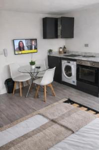 Elite Studios! 5 mins to Tooting Train