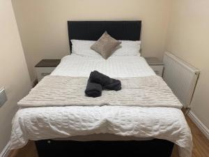 4-Bed Manchester Retreat Great for Groups