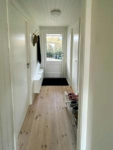 Charming Holiday Home With Sea View In Hejlsminde