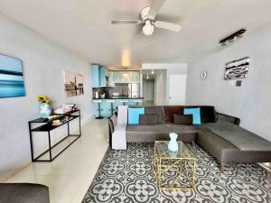 Oceanfront Rosarito Balcony Beach & Amazing Sunsets