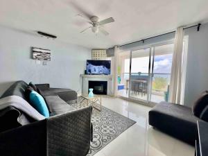 Oceanfront Rosarito Balcony Beach & Amazing Sunsets