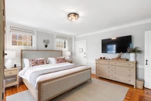 Driftwood Suite - Luxury Retreat in Newport