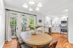 Driftwood Suite - Luxury Retreat in Newport