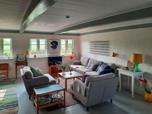 Timber-Framed Idyll With Views Of The Fields