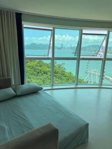 Apartamento com vista impressionante da orla de Balneário Camboriú