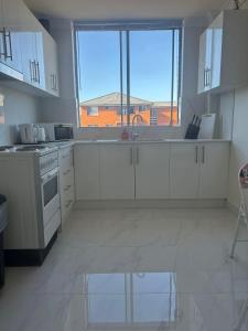 Convenient Single Stay in Heart of Cabramatta - Shared Bathroom and Kitchen