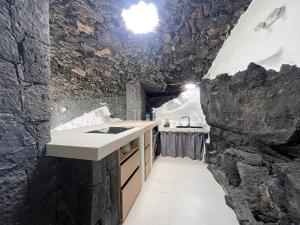 Luxury Family Villa with Private Pool, Jacuzzi & Sauna