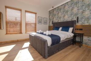 Double Room 18 Self Check-In Accommodation with access to shared kitchen