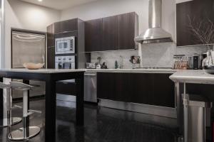 Waverly Lane by Rove Travel 3 BR Chelsea Apt