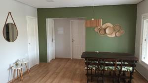 Casa ampla com piscina à duas quadras do mar!