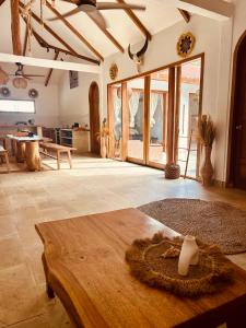 Lances right Surfhouse