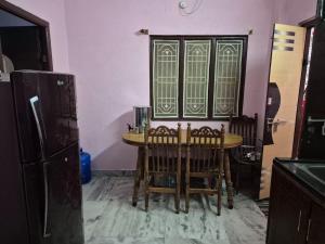 2 Bed Rooms AC Home in Gandhinagar Vijayawada