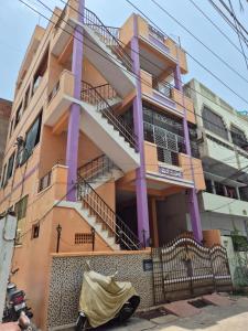 2 Bed Rooms AC Home in Gandhinagar Vijayawada
