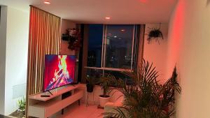 Increíble vista a la ciudad desde piso 18 Apartamento con Alexa