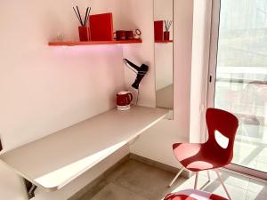 Central Private En-Suite with Balcony in shared residence