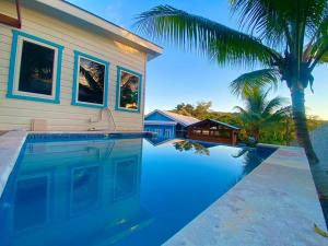 Villa Casa Familia with private pool - 5 min walk to West Bay beach