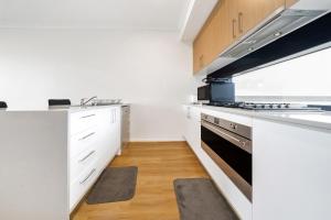 Lakeview Retreat Escape Relax Walk Rejuvenate