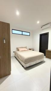 Modern Family Apartment near to the Airport