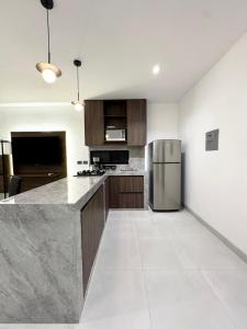 Modern Family Apartment near to the Airport