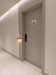 HYDE WALK STUDiO BURj ViEW & PREMiUM COMFORt
