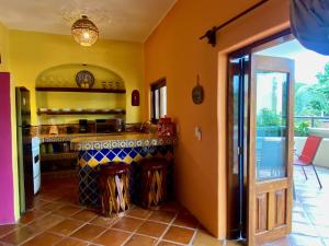 Sol - Casa MoJos charming 1BR, kitchen, pool