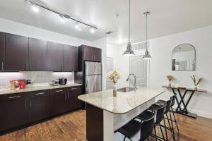 Modern 2B Close to The Star Toyota HQ Legacy West