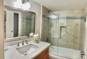 214 Seascape Resort 1BR w Oceanview & Huge Balcony