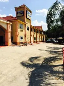 Scottish Inn & Suites Hobby Airport - 皮尔兰