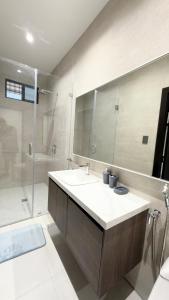 Brand new Apartment near to the Airport