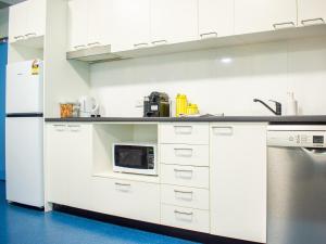 Koala Cove Central Adelaide Apartment near Rundle Mall