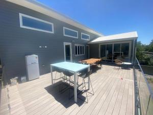 Riverside retreat with a large 4 bedroom home