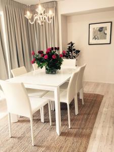 Bell View House -Fireplace- Base of Blue Mountains